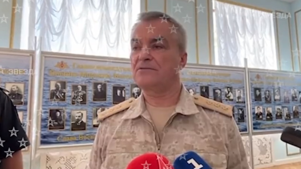 Ρωσία: Για δεύτερη φορά σε 24 ώρες οι Ρώσοι «εμφάνισαν» τον διοικητή του στόλου της Μαύρης Θάλασσας – Βίντεο
