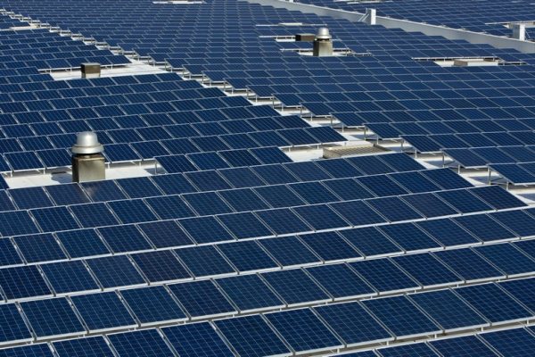 Η SEAT S.A. θα εγκαταστήσει 39.000 νέα ηλιακά πάνελ και θα τριπλασιάσει τη δυνατότητά της σε παραγωγή ανανεώσιμης ενέργειας