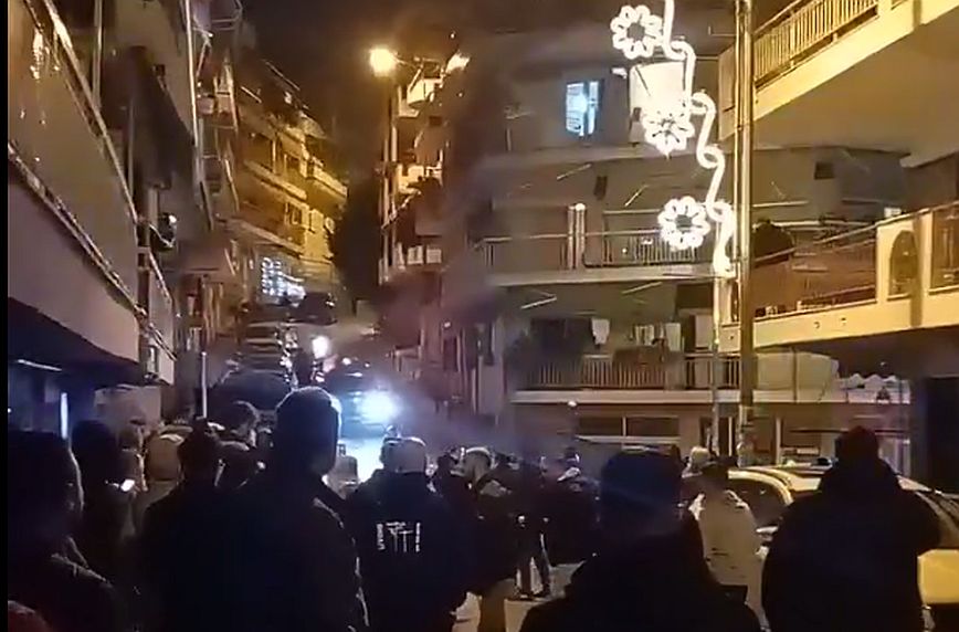 Ισχυρή έκρηξη σε διαμέρισμα τρίτου ορόφου στις Συκιές Θεσσαλονίκης – Ένας 25χρονος τραυματίας