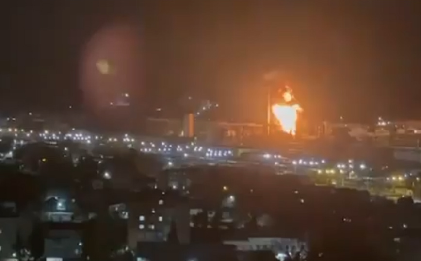 Το διυλιστήριο πετρελαίου στην Τουάψε στη Ρωσία σταμάτησε τη λειτουργία του έπειτα από πυρκαγιά