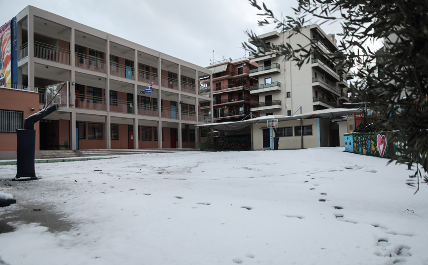 Μία ώρα αργότερα θα λειτουργήσουν τα σχολεία στην Αρναία Χαλκιδικής λόγω της χιονόπτωσης