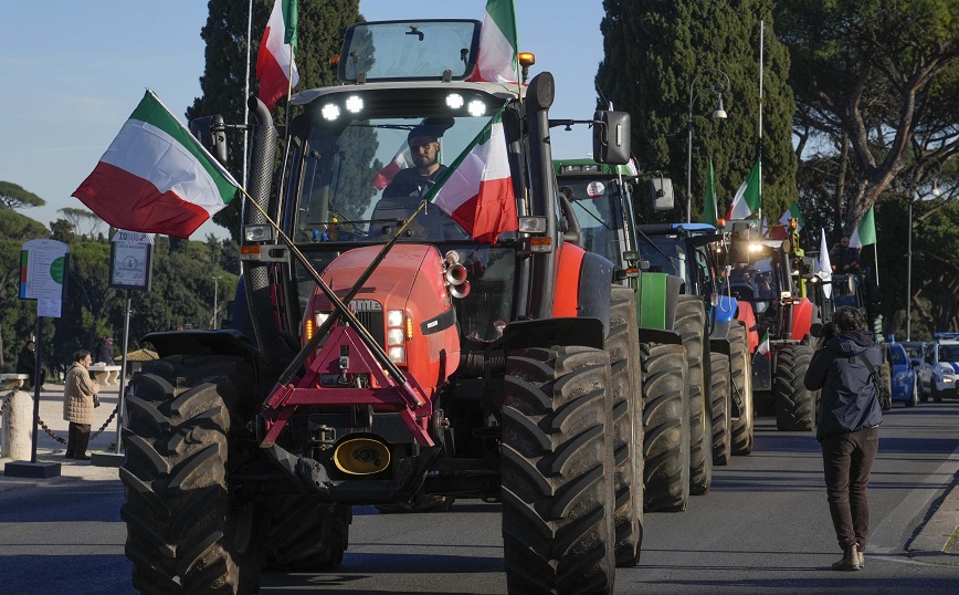Νέα κινητοποίηση των αγροτών λίγο έξω από τη Ρώμη