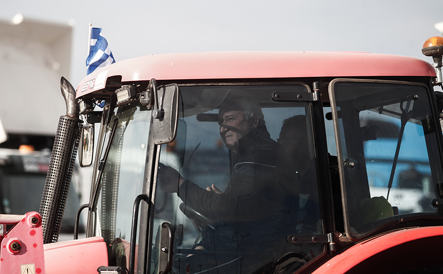 Οι αγρότες κλείνουν επ’ αόριστον την Εθνική Οδό Θεσσαλονίκης – Μουδανιών από το Σάββατο