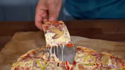 Ζύμη για πίτσα με 2 υλικά σε 5 λεπτά!!!