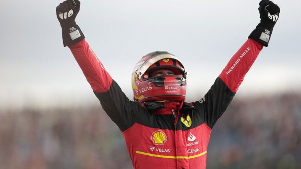 F1 GP Αυστραλίας: O Carlos Sainz νίκησε στο Albert Park- Εγκατέλειψαν Verstappen και Hamilton