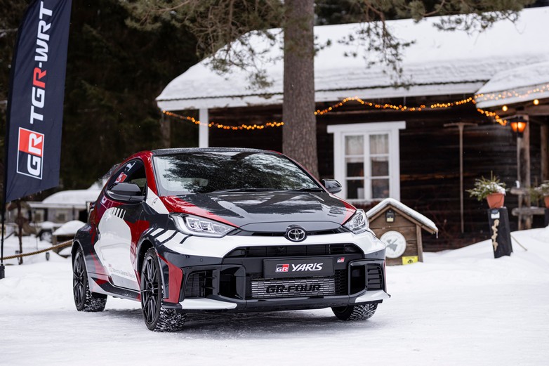 Το νέο Toyota GR Yaris στην έκδοση GR-FOUR εξελιγμένο απο τον Ogier και τον Rovanpera «κυρίαρχο» στον πάγο και το χιόνι