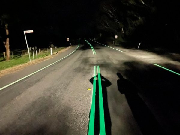 Στην Αυστραλία ετοιμάζουν φωτιζόμενες διαγραμμίσεις στους δρόμους για μεγαλύτερη ασφάλεια